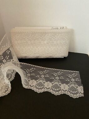 #28 Vintage Lace 13 Yards x 3.75” - Wide Scalloped Edge - Cream
